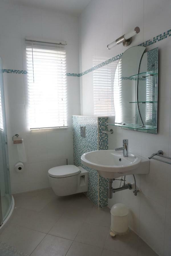 Self Contained Apartment With Private Kitchen Higher Heights, Barbados Christchurch Exterior foto