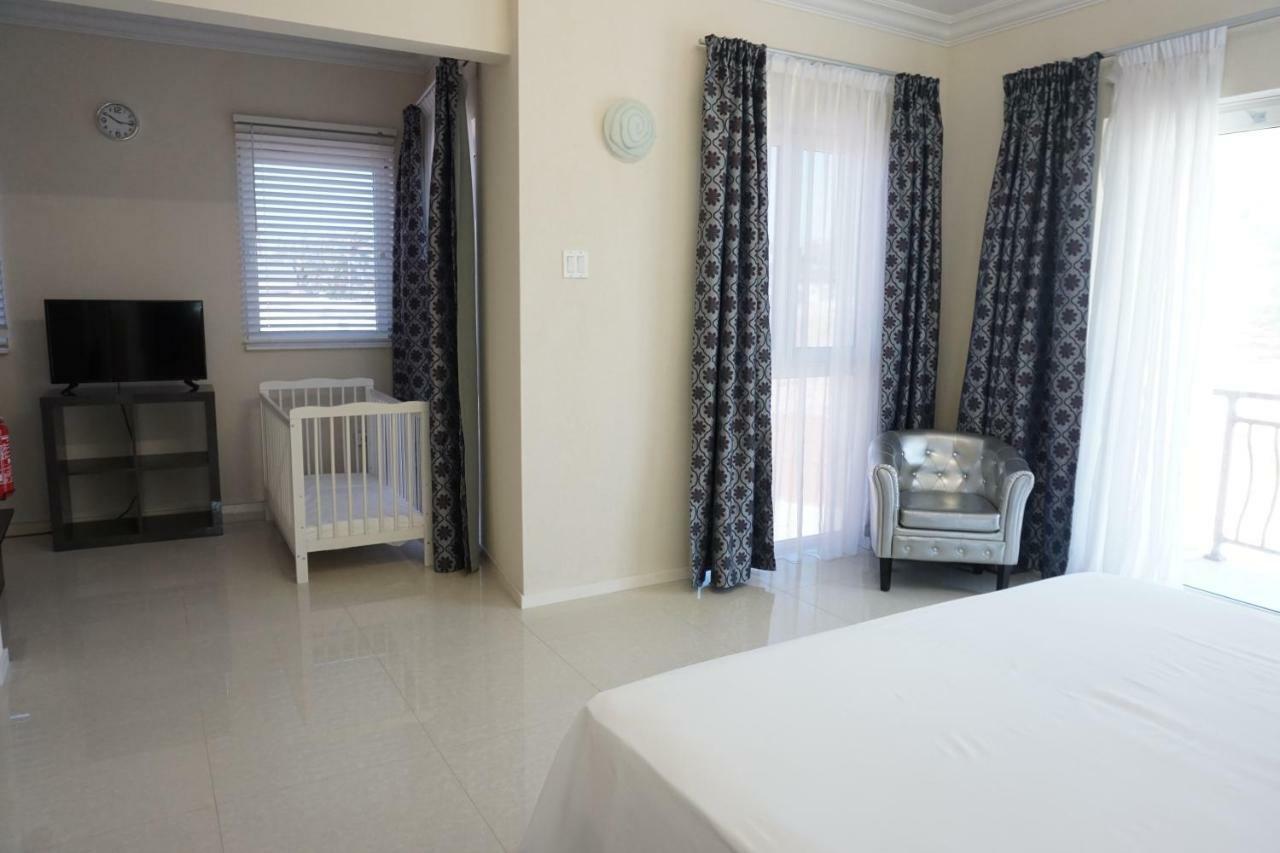 Self Contained Apartment With Private Kitchen Higher Heights, Barbados Christchurch Exterior foto