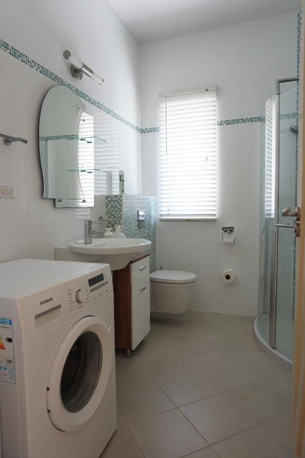 Self Contained Apartment With Private Kitchen Higher Heights, Barbados Christchurch Exterior foto